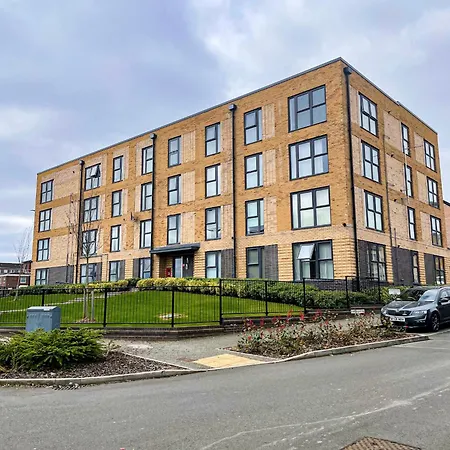 Apartment Centre 2bed 2bath Nearby Parking